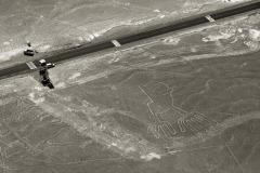 Lignes de Nazca, les mains, le long de la panaméricaine
